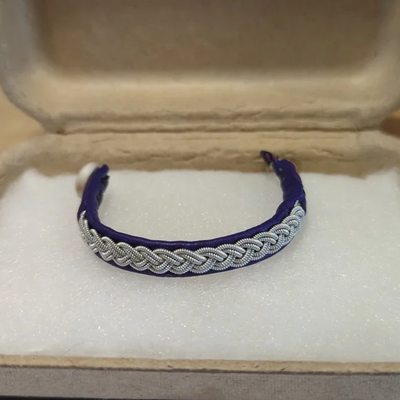 Handmade Scandinavian baby bracelet - Picture 2 of 5